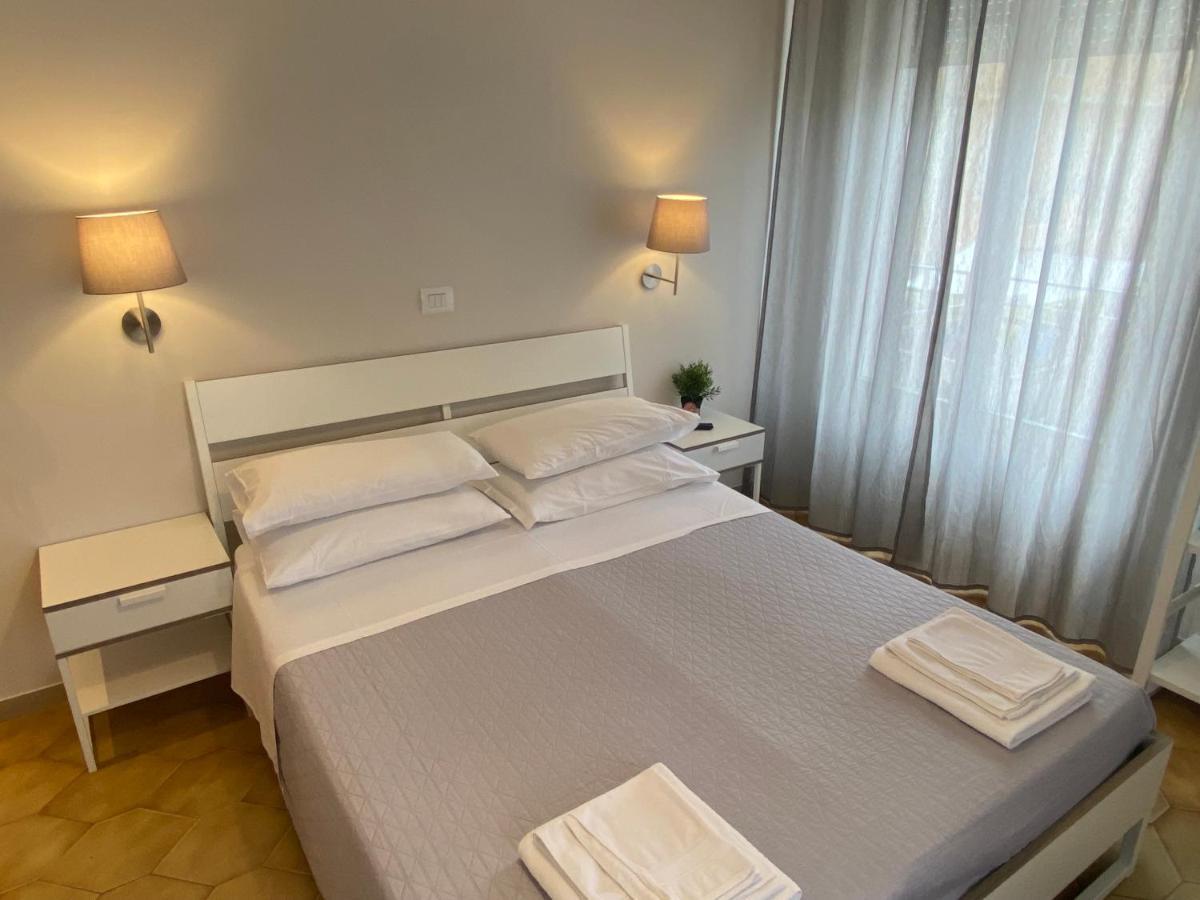 T Hotel Ріміні Екстер'єр фото