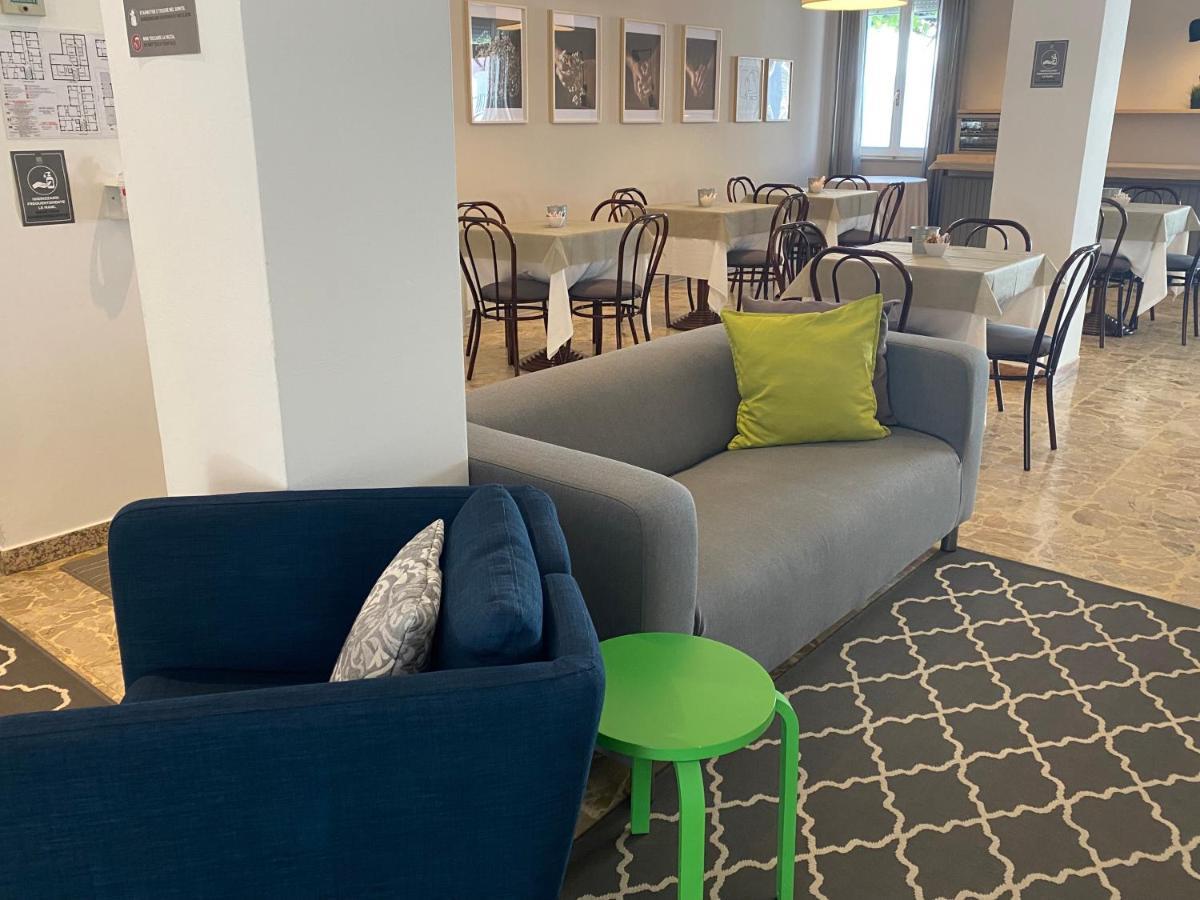 T Hotel Ріміні Екстер'єр фото