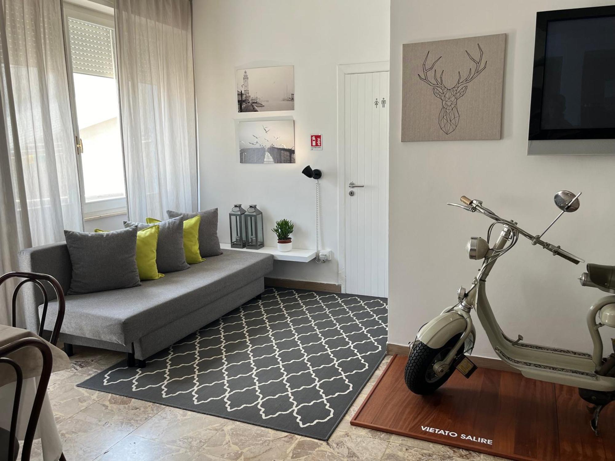 T Hotel Ріміні Екстер'єр фото